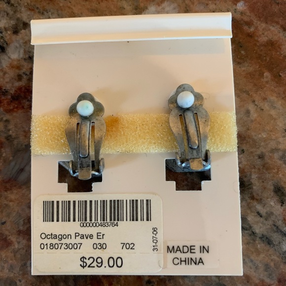 Clip Earrings - Picture 3 of 3